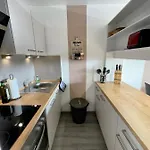 Schoene Mit Schwimmbad, Sauna Und Balkon Apartman *