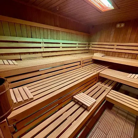 アパート Schoene Mit Schwimmbad, Sauna Und Balkon ブラウンラーゲ